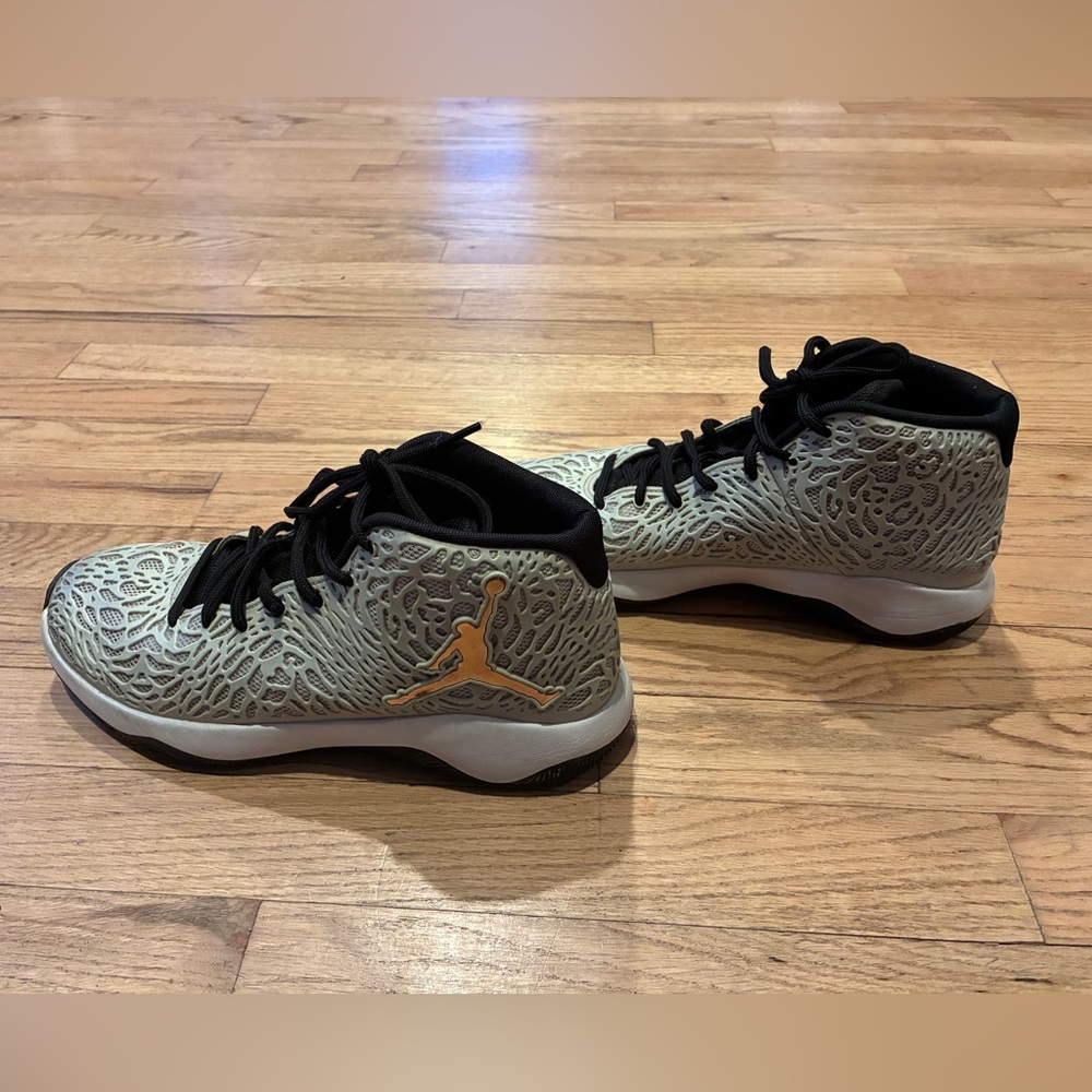Nike Air Jordan Reveal Bronze Jumpman Men's Size 8 834268-113 White